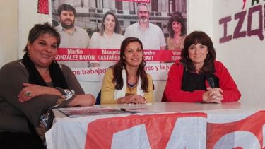 Sandra Lucero, Natalia Espasa y Vilma Ripoll, en el nuevo local de Izquierda al Frente..