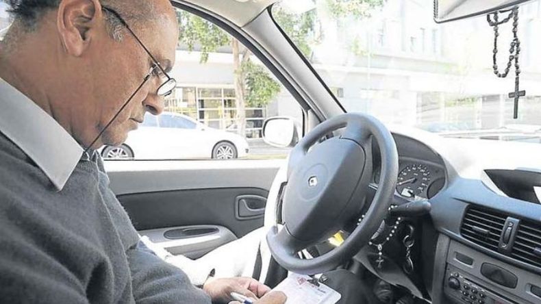 AL VOLANTE. Los choferes piden más herramientas contra el delito. .