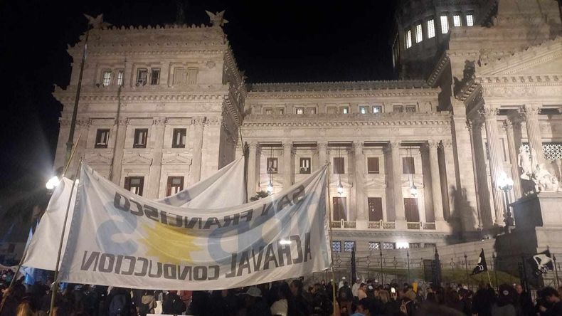 En el Senado fue aprobado el proyecto de la 1ª universidad pública en Pilar, que estará en el predio del histórico Instituto Carlos Pellegrini. Hoy es un día de festejo para los pilarenses. Fotografia, gentileza Germán Álvarez, subsecretario de Gobierno. Omar Bouvier.