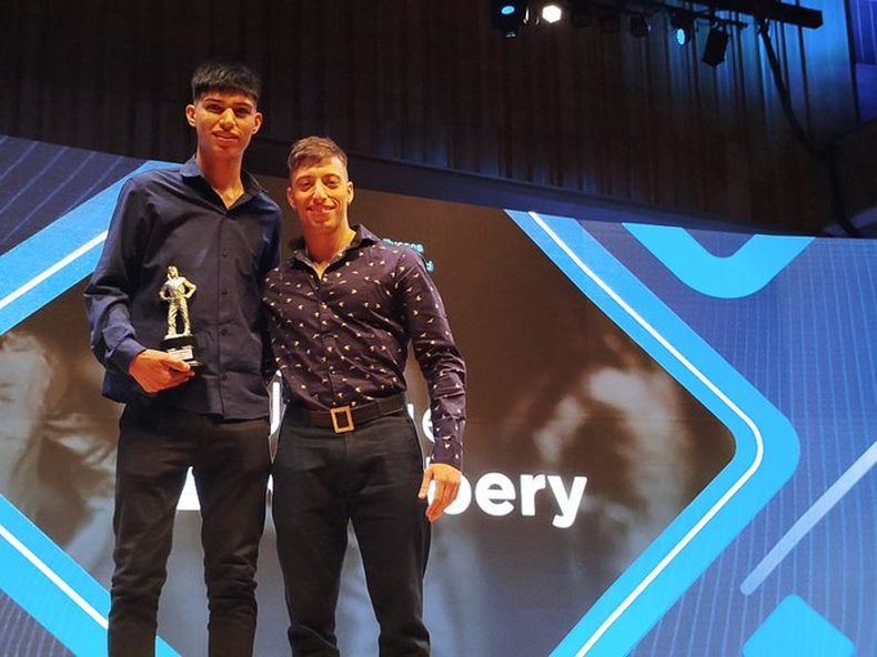 El oriundo de Alberti, Benjamín Romero, ganador del Newbery de Plata en pádel.