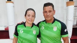 DUPLA. Kohan junto a Monti, en su primer partido en el Federal. (Foto + PRENSA ATLÉTICO PILAR).