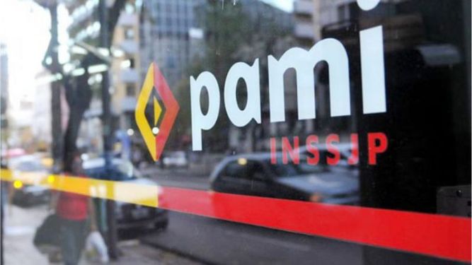 RIESGO. Cambios contractuales podrían afectar la atención en el PAMI..