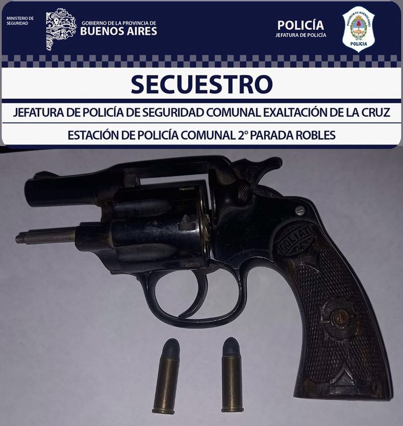 El revólver secuestrado.