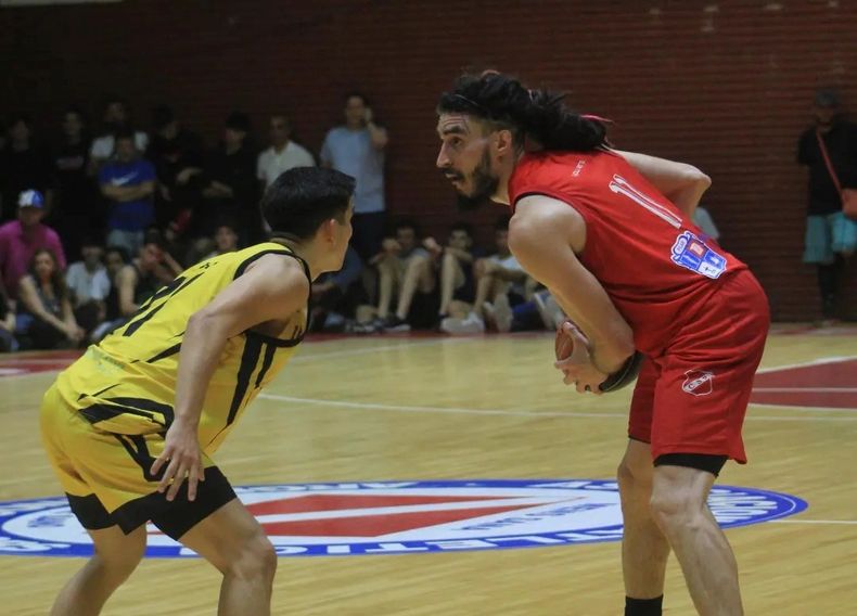 Sportivo Pilar tuvo en Jonathan Thorp a su máximo anotador en La Paternal.