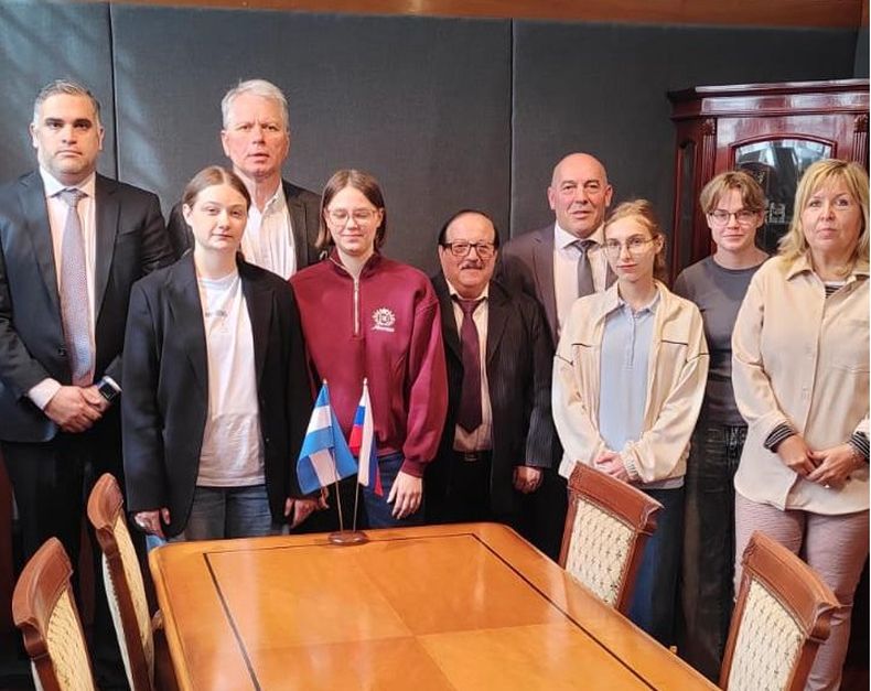 INTERNACIONAL. Los directivos de SCIPA con representantes de Rusia.