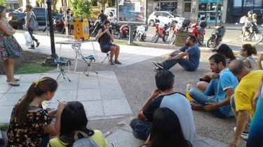 Clase abierta por el cierre del profesorado de Historia