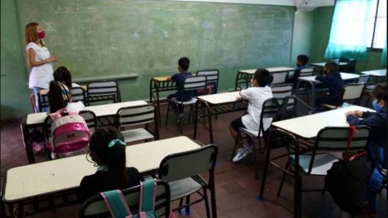 Desde hoy, los colegios podrán dictar clases presenciales en jornada completa. .
