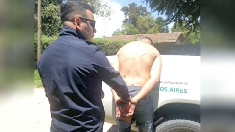 La persecución se extendió por varios minutos hasta que finalmente fue detenido..