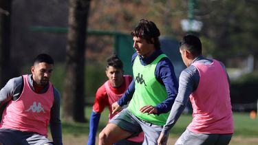 Los jugadores de Tigre hicieron fútbol en Mapuche.