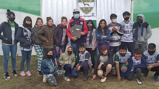 Cada club que vemos nacer es una alegría. En este caso, fuimos parte del inicio formal del Club Social y Deportivo Villa Luján de Derqui. El paso dado es de gigante y formaliza el sueño de tantos vecin@s que realizan un gran trabajo social y deportivo en la zona. Dirección de Deportes Pilar / @DeportesPilar..