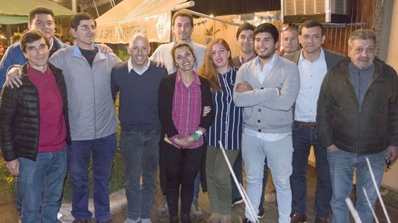 JUNTOS. Candidatos de seis fuerzas políticas, en el encuentro del lunes..