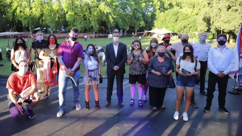 ACTO. Achávar reconoció a vecinos destacados del distrito..