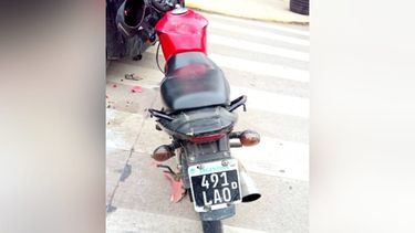 Un choque entre un auto y una moto dejó como saldo una pareja herida.&nbsp;