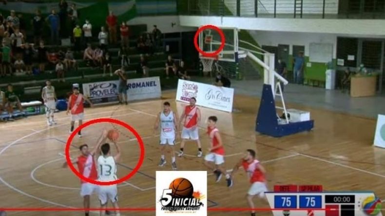 Segón tira y el reloj de posesión ya está en cero (foto 5 Inicial)..