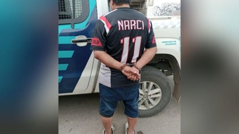 El violento sujeto fue detenido en su casa de Manuel Alberti. .