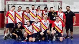 DEBUT. El equipo masculino de Muni Pilar, que arrancó la temporada metropolitana..