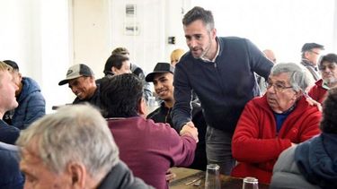 ENCUENTRO. Achával se reunió con comerciantes de Presidente Derqui..