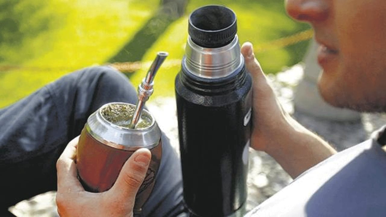 La suciedad del termo condiciona la calidad del mate. (miafm.cienradios.com)..png