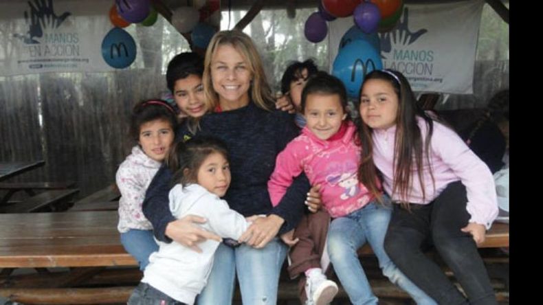 Fifi Palau, con los chicos asistidos por la entidad..