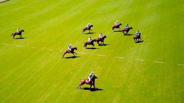 NO AFLOJA. Ellerstina continúa su paso arrollador en las canchas de Pilar. .