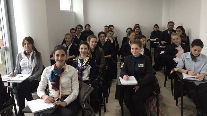 Abren inscripci n para cursos de tripulante de cabina en Pilar