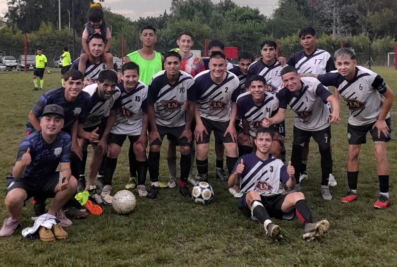 CONTUNDENCIA. La Nueva fue pura eficacia goleadora para subirse al podio de su grupo.