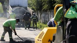 Continúa el plan de bacheo en Pilar y Del Viso
