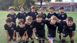 EQUIPO. La categoría 2016 de Real Pilar que jugó el domingo ante Náutico Hacoaj. EQUIPO. La categoría 2016 de Real Pilar que jugó el domingo ante Náutico Hacoaj.