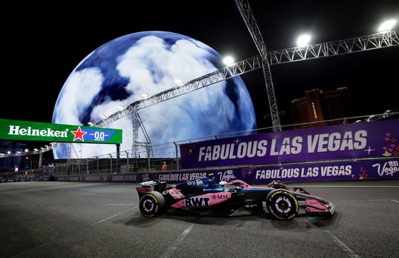 Franco Colapinto larga 15° en la noche del Gran Premio de Las Vegas.