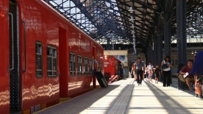 EL ROJITO. El año pasado se avanzó con la remodelación de estaciones y la terminal de Retiro. .