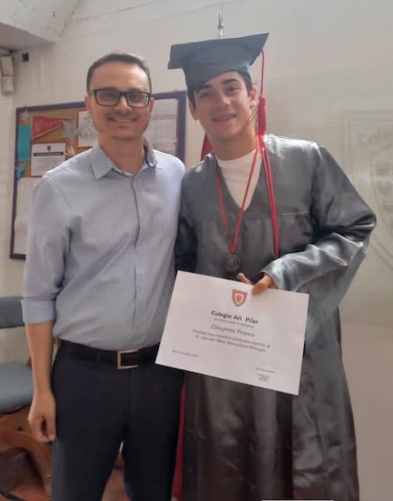 Franco Colapinto terminó ayer el secundario en el Colegio del Pilar.&nbsp;