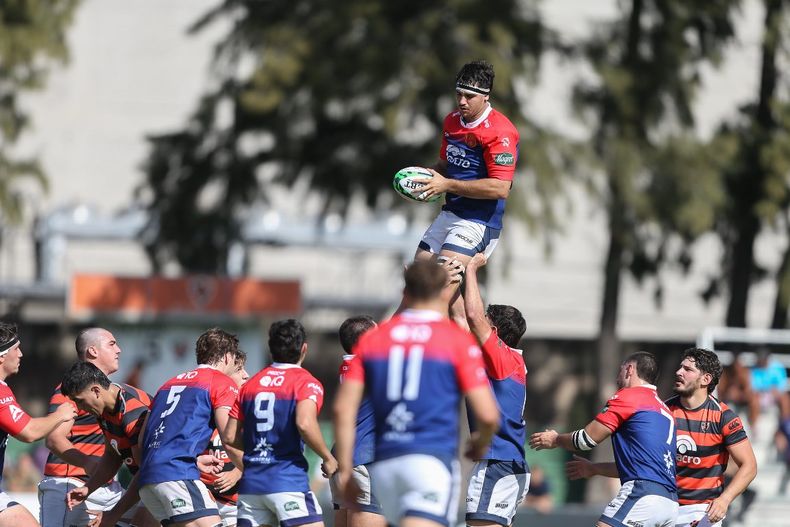Deportiva Francesa vuelve a Pilar tras un emitivo estreno en Olivos.