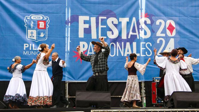 Con una jornada llena de cultura, música e identidad, celebramos unas nuevas #FiestasPatronales de #Zelaya. Junto a familias e instituciones de la localidad, compartimos y disfrutamos las tradiciones que nos representan. Subsecretaría de Cultura Pilar.