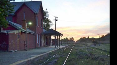 Atardecer en la estación Zelaya, hoy, muy deteriorada..