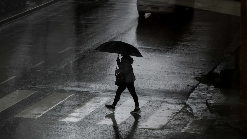 El Servicio Meteorológico Nacional anticipa una jornada con mucha humedad en Pilar, pero todavía sin la vuelta del frío invernal.