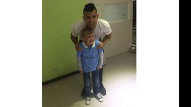 Bauty Tolosa, hincha de River y fanático de la Selección Argentina, cumplió su sueño de conocer en persona a uno de sus jugadores preferidos, Sergio Kun Agüero..