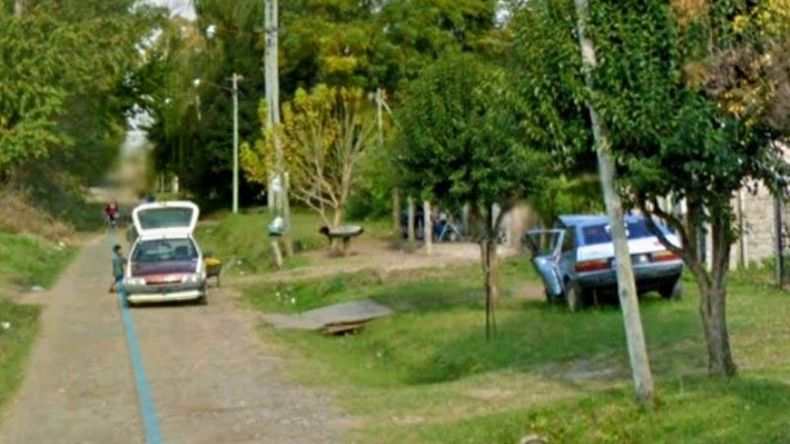 SARMIENTO AL 2800. Lugar donde fue atacado el joven, esta mañana, en el barrio Santa Ana de Derqui..