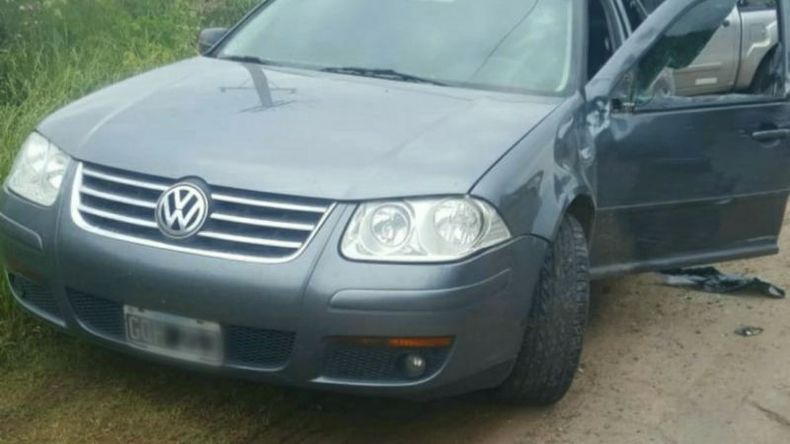 El automóvil involucrado en el accidente en el que resultó herido un motociclista. .