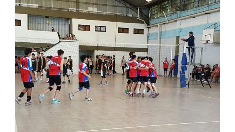 PLATA. Los chicos cerraron el año con un 2º puesto en la general..