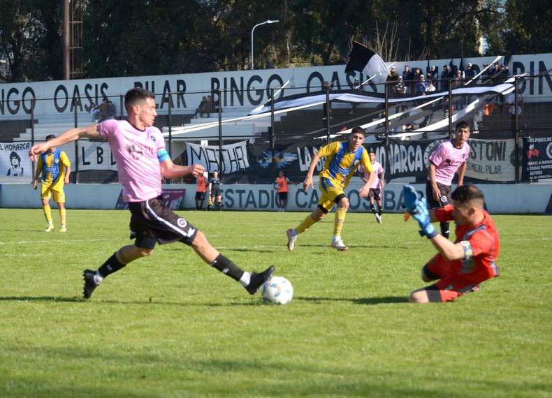 Definición de Santiago Ávila para el 1-0.&nbsp;