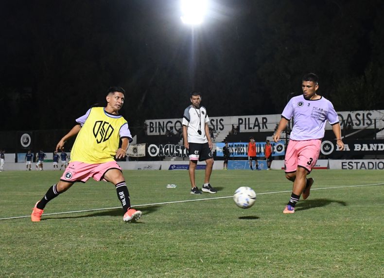 Lucas Chambi ty Enzo Franco apuntan con Real Pilar al domingo 15 de marzo.