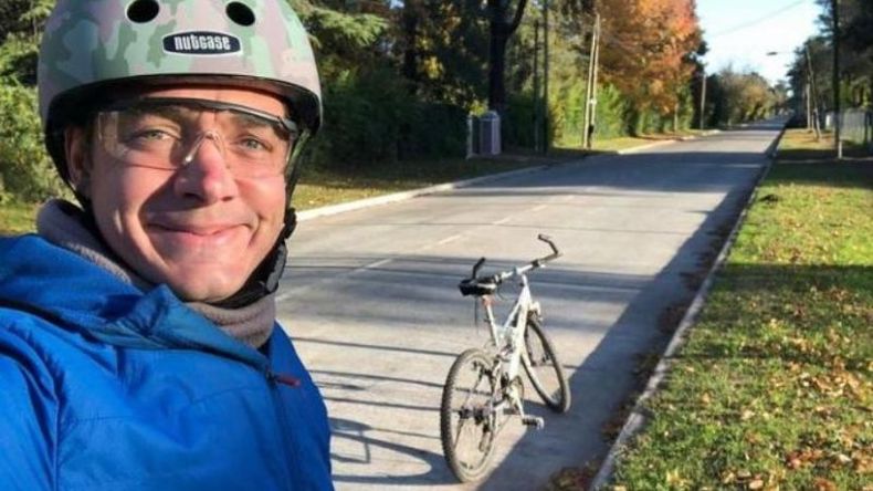 El periodista Christian Balbo, vecino de PIlar, aprovechó las buenas temperaturas del fin de semana para practicar uno de sus deportes favoritos. A pedalear para ganarle la batalla a esta pandemia, expresó. .