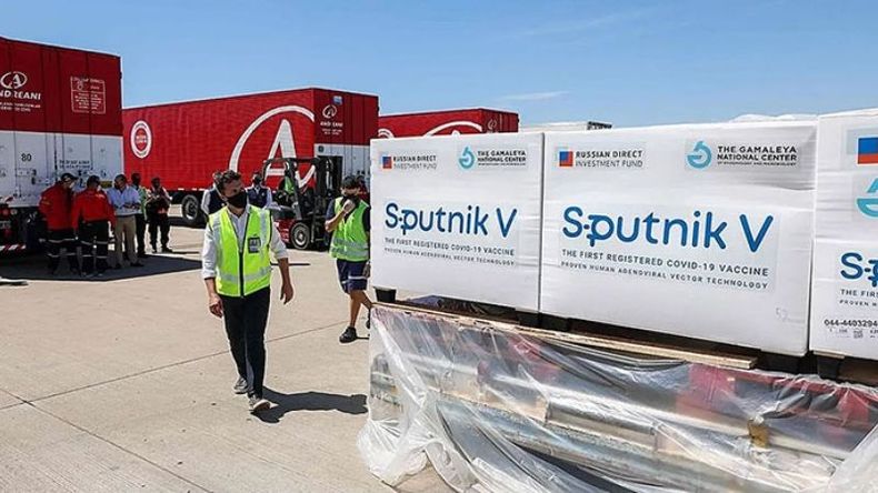ARRIBO. Las primeras 300 mil dosis ya están en el país y Pilar espera por las suyas. .