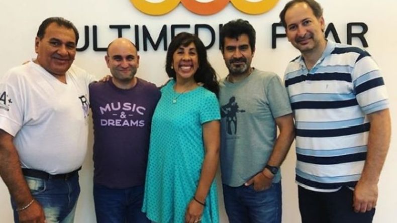 Parte del equipo actual de FM Plaza 92.1, en los nuevos estudios..