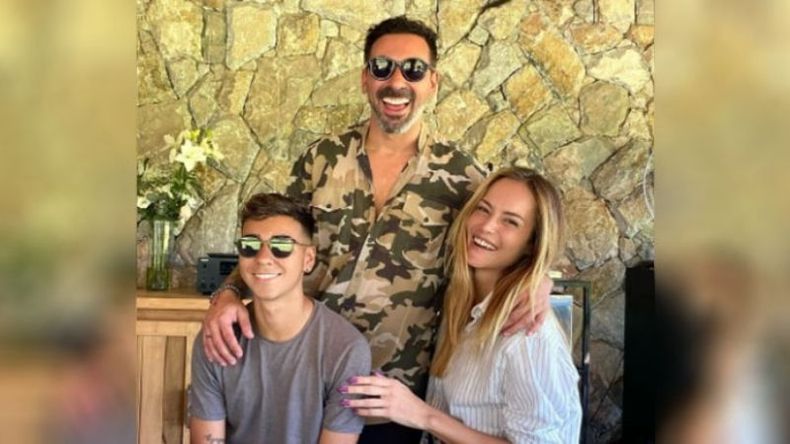 El reposo del Pocho. Ya retirado después de una carrera rutilante, el Pocho Ezequiel Lavezzi se dedica a disfrutar la buena vida. En estas Fiestas, el exdelantero pasa sus días en el country Highland, desde donde compartió esta foto junto a su hijo Tomás y su novia, la actriz y modelo brasileña Natalia Borges..