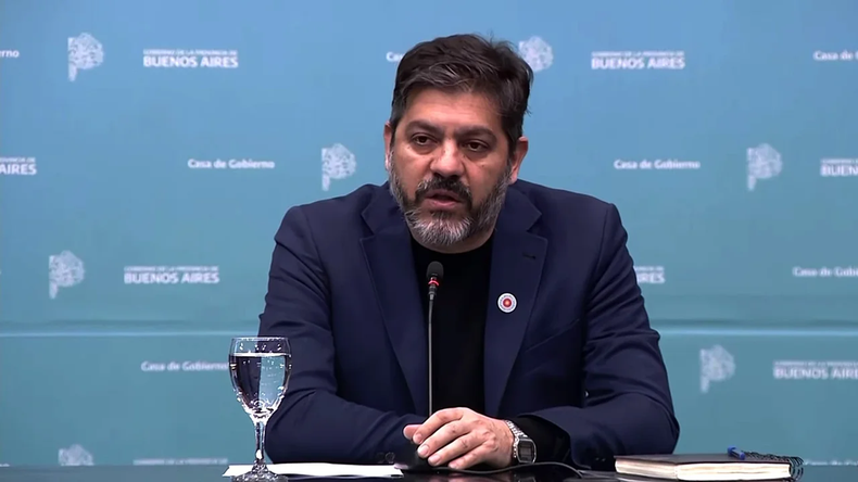 PRESUPUESTO. El ministro de Gobierno bonaerense, Carlos Bianco, en conferencia de prensa.