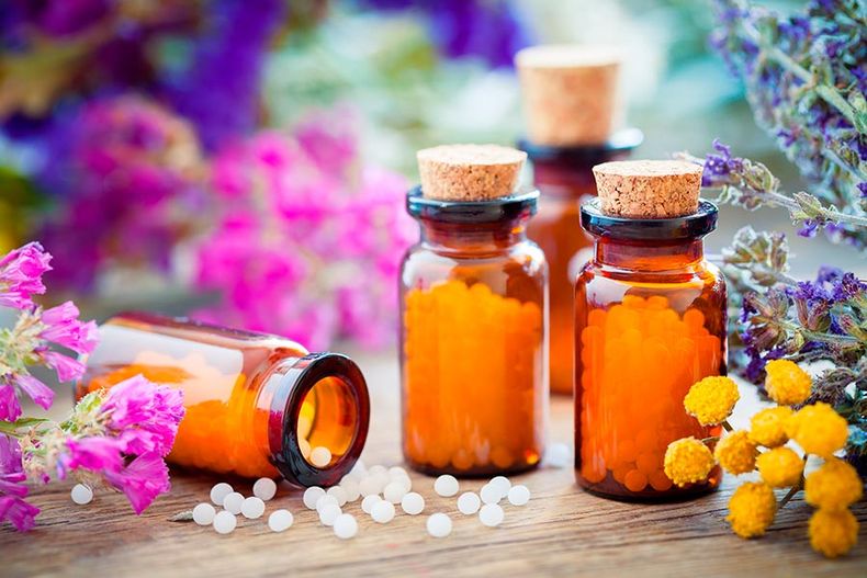 Hoy se celebra el Día Internacional de la Homeopatía. (humanidadalfa.com)..jpg
