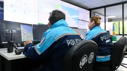 El gobierno de la Provincia anunció una fuerte inversión para renovar el sistema 911, sumar inteligencia artificial y descentralizar la atención de emergencias. El gobierno de la Provincia anunció una fuerte inversión para renovar el sistema 911, sumar inteligencia artificial y descentralizar la atención de emergencias.