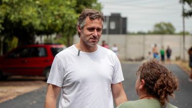 CON VECINOS. Achával tiene un 64,7% de aprobación entre los pilarenses.