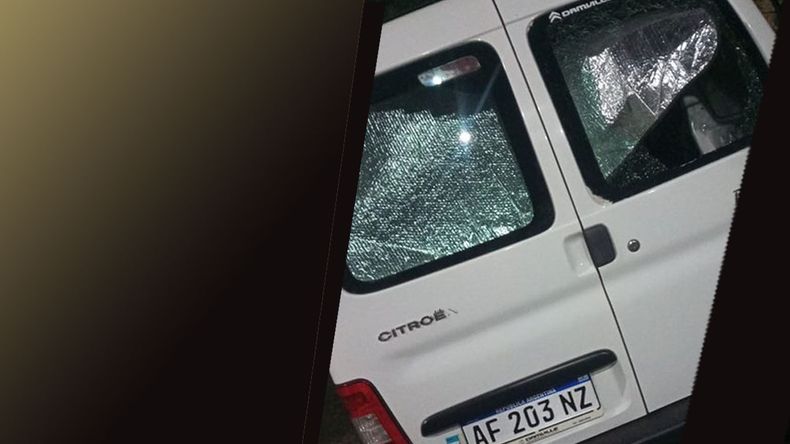 Rafa Guarrera / @RafaGuarrera. VILLA MORRA: Anoche en la vereda de mi domicilio. Estamos hartos de estos hechos de inseguridad y vandalismo. Pueden hacer algo al respecto?